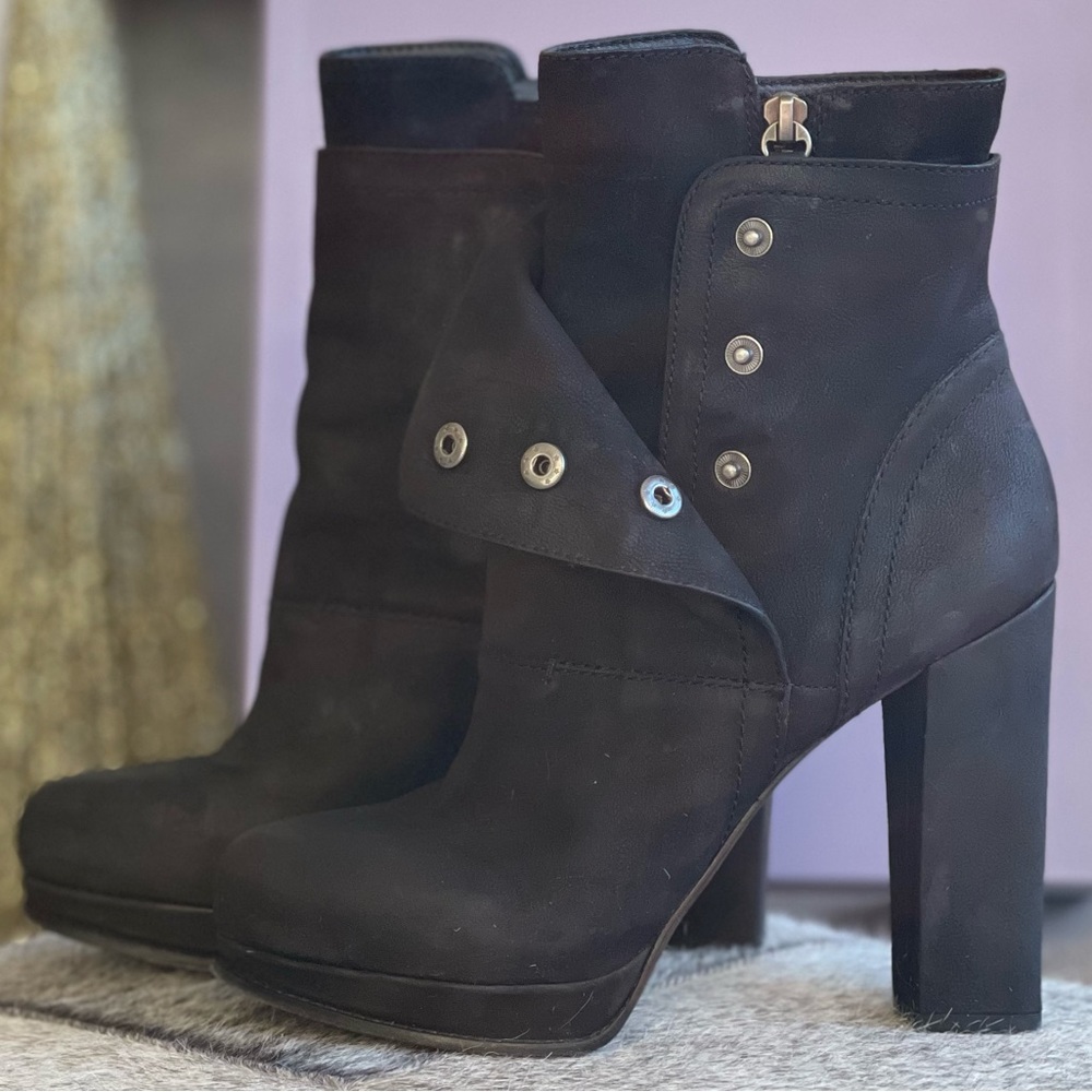 Vera Wang Marilyn platform black bootie